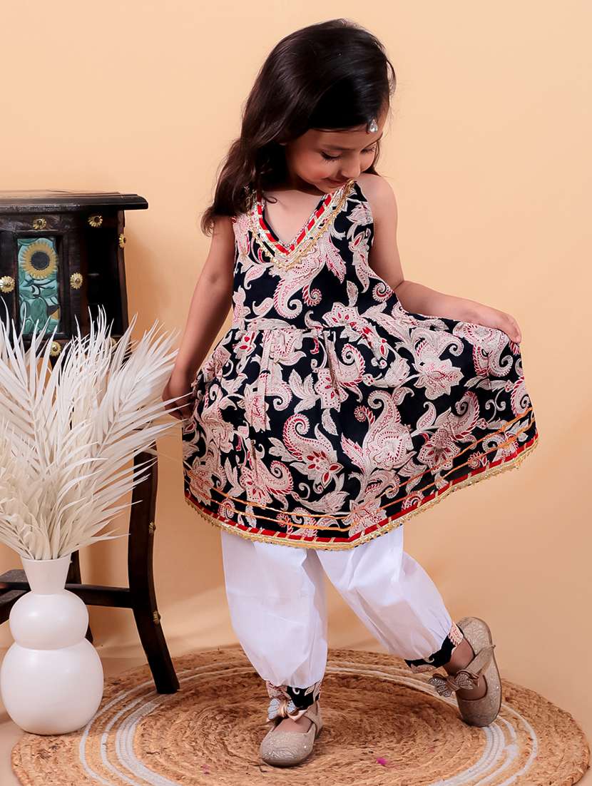 girls printed sleeveless kurta pant set - 21555759 - Standard Image - 2