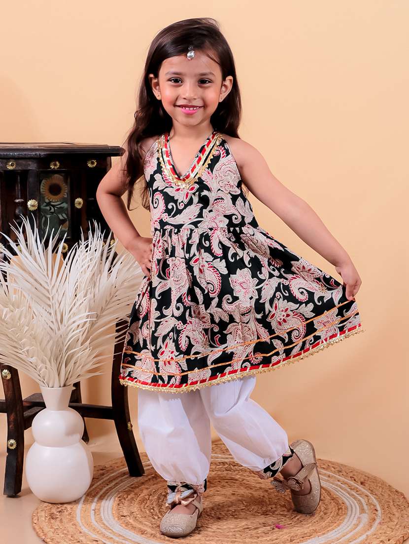 girls printed sleeveless kurta pant set