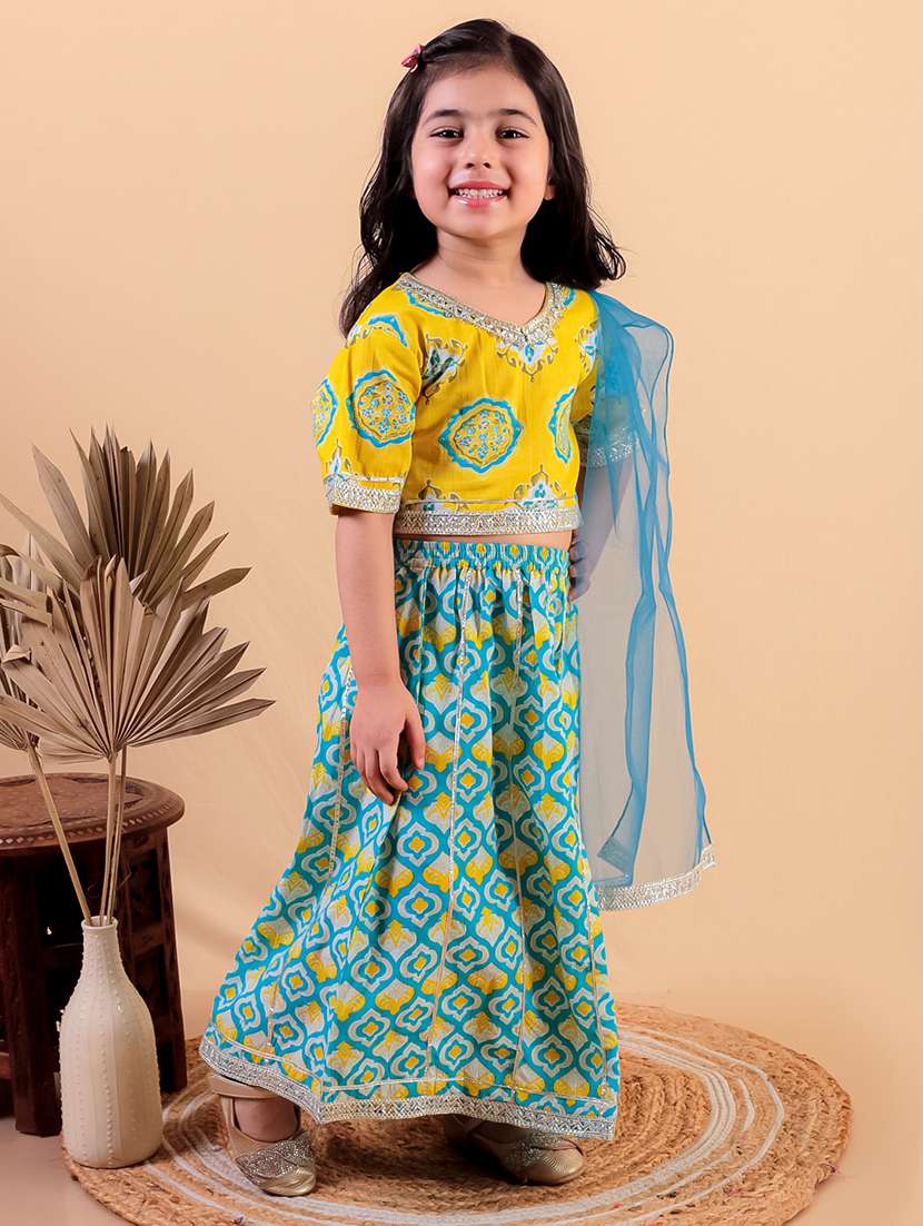 girls printed short sleeves lehenga choli set - 21555834 -  Standard Image - 2