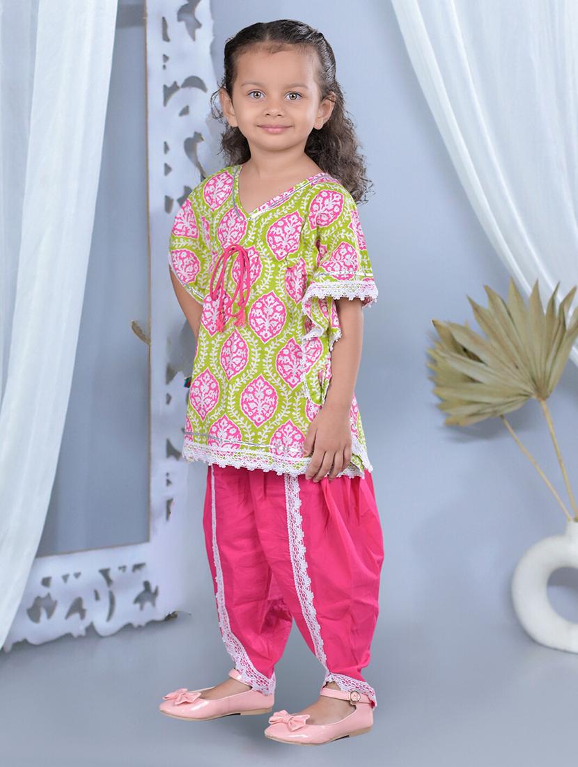 girls printed v neck kurta salwar set - 21555850 - Standard Image - 2