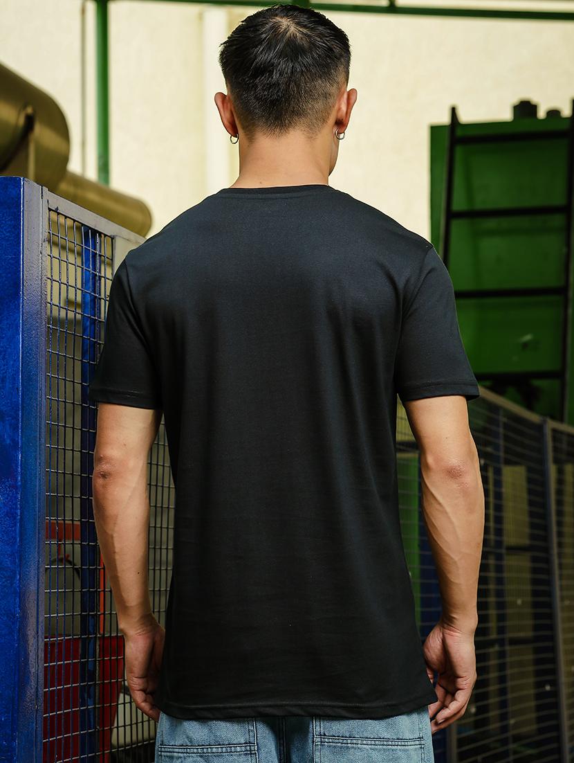 men chest print round neck t-shirt - 21556423 - Standard Image - 2