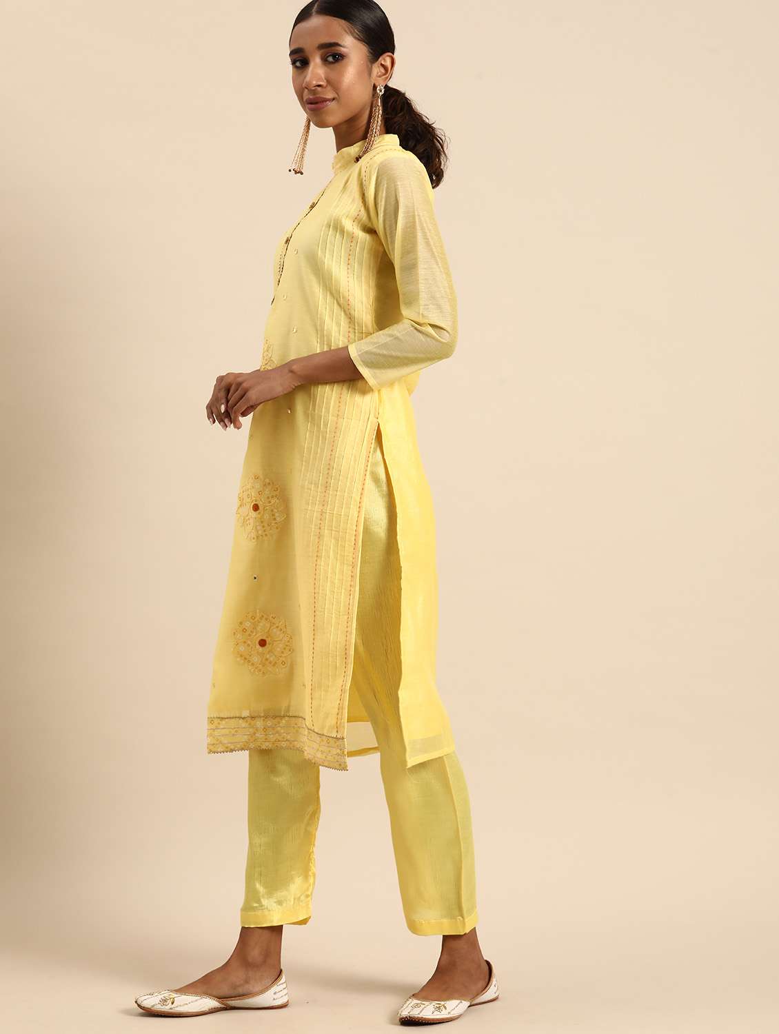 women self design unstitched suits - 21557210 -  Standard Image - 2