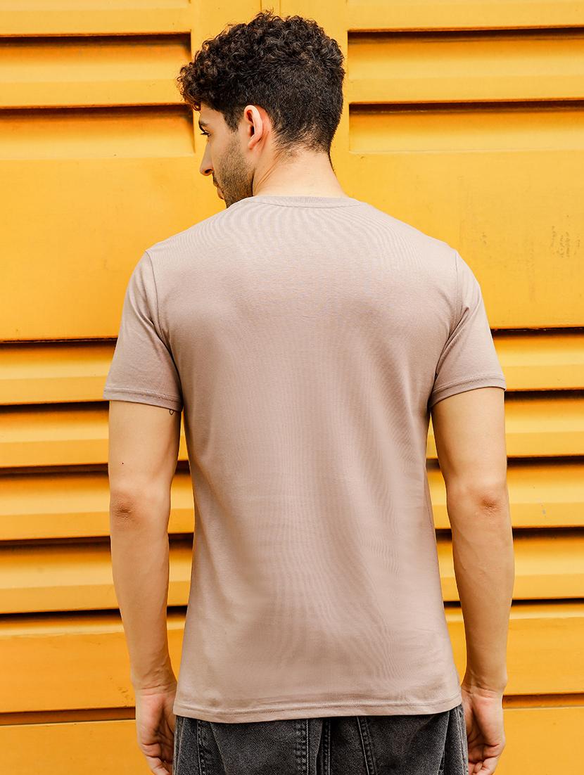 men chest print round neck t-shirt - 21557433 - Standard Image - 2