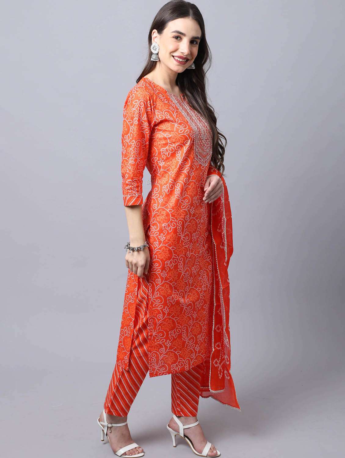 women bandhani printed notch neck suit set - 21558282 -  Standard Image - 2