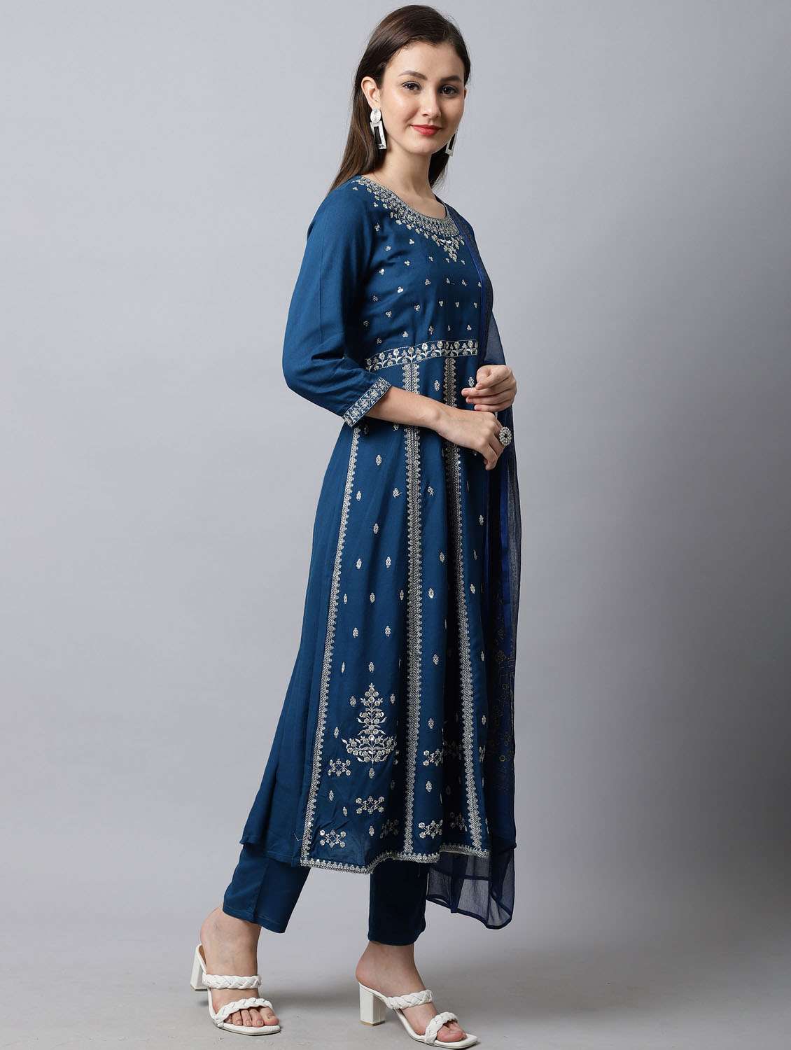 women embroidered kurta pant set with dupatta - 21558286 - Standard Image - 2