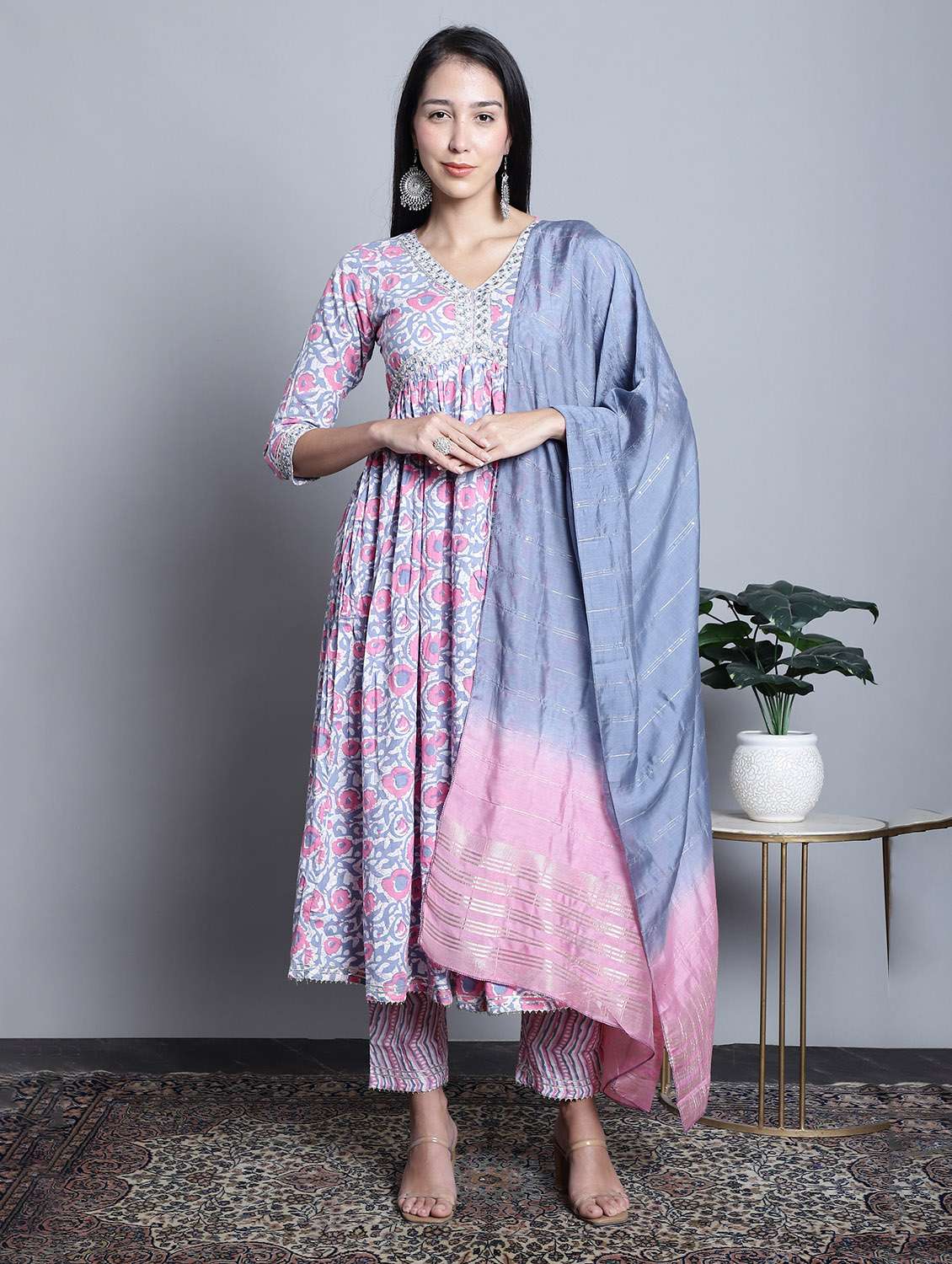 women floral printed kurta pant set with dupatta