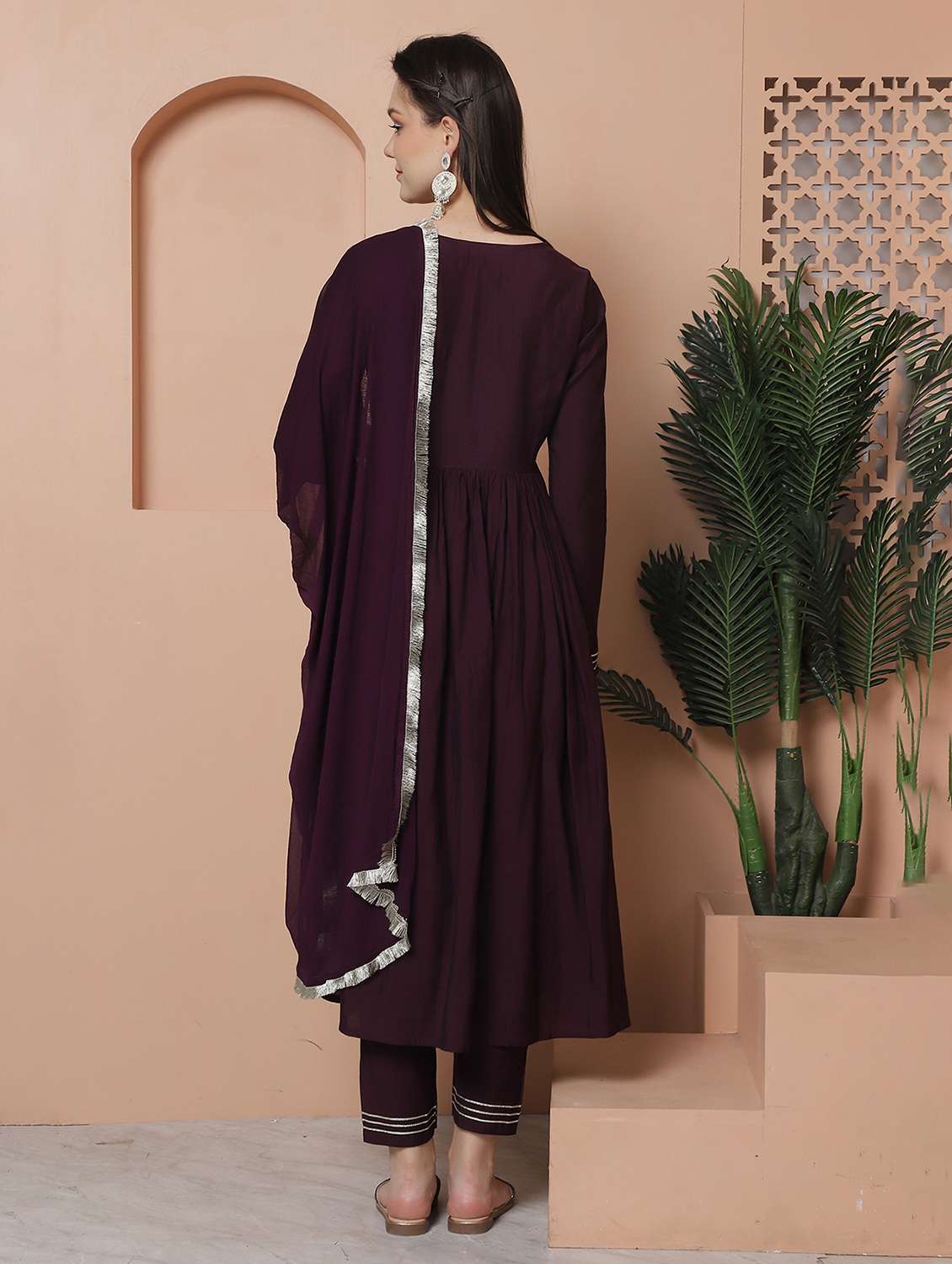 women solid v neck kurta pant set with dupatta - 21558473 -  Standard Image - 2