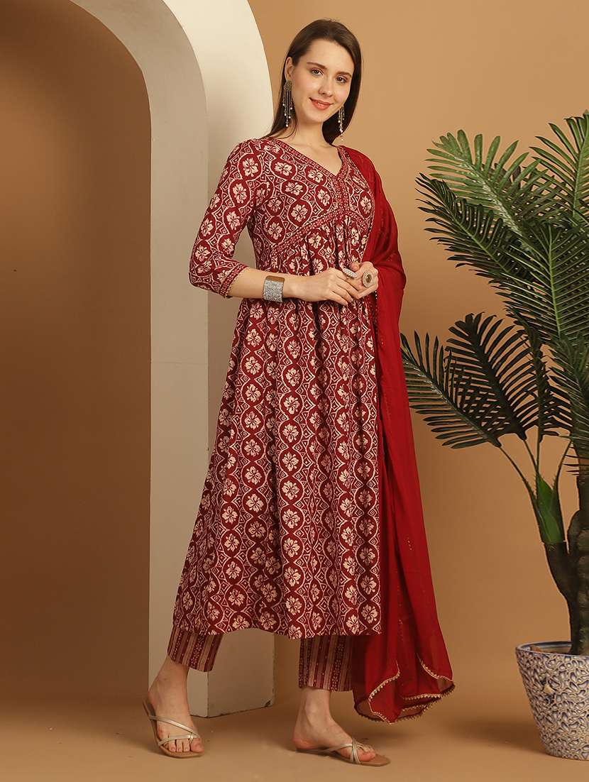 women floral kurta pant set with dupatta - 21558492 - Standard Image - 2