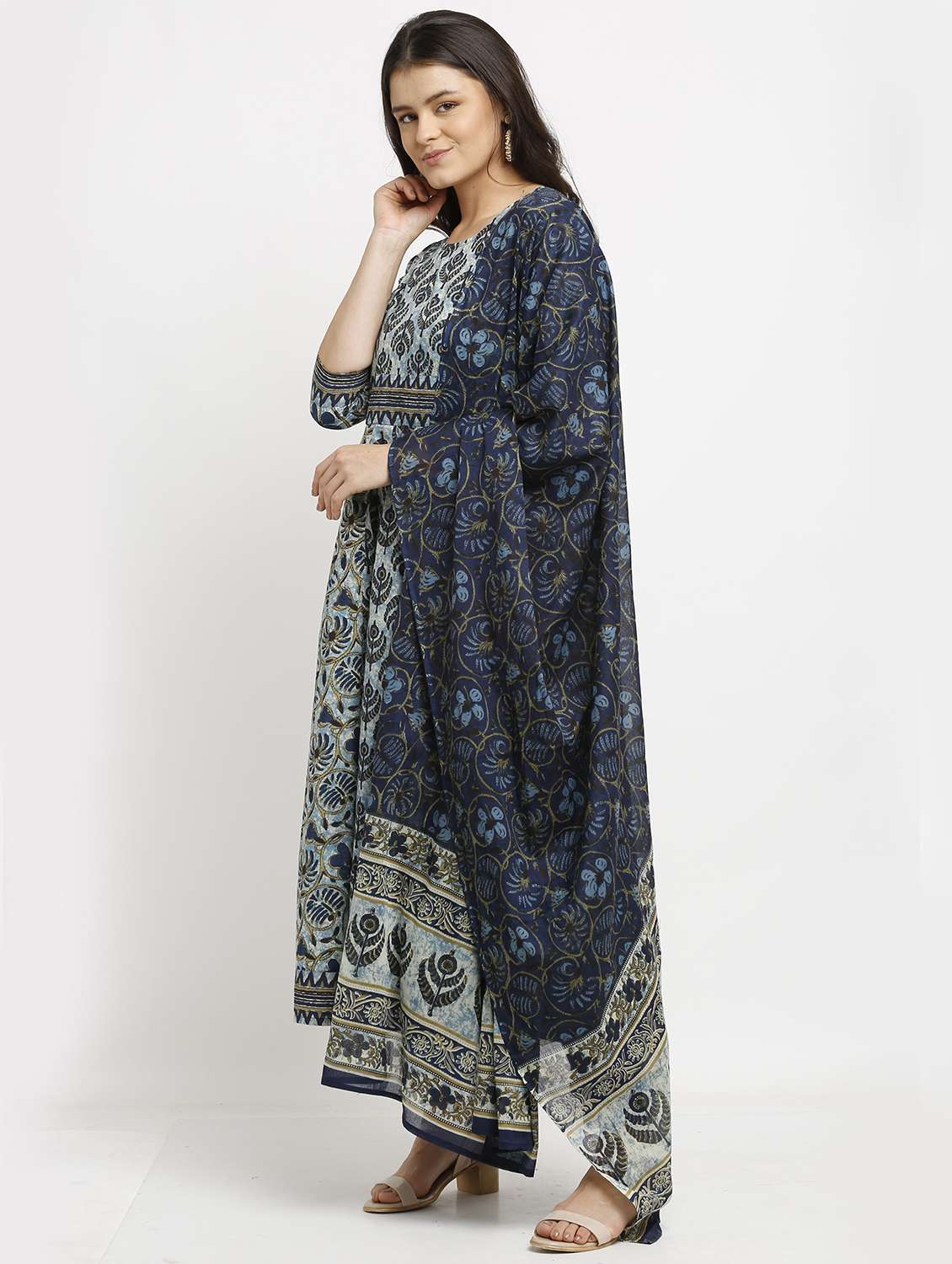 women three quarter sleeve kurta pant with dupatta set - 21558557 -  Standard Image - 2