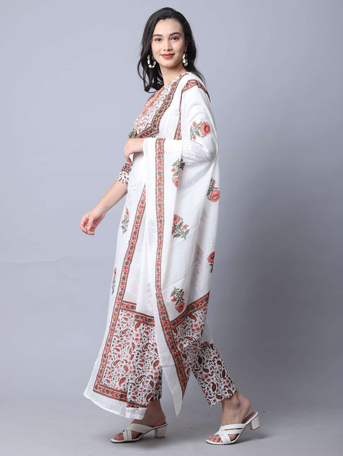 women floral kurta pant set with dupatta - 21558590 -  Standard Image - 2