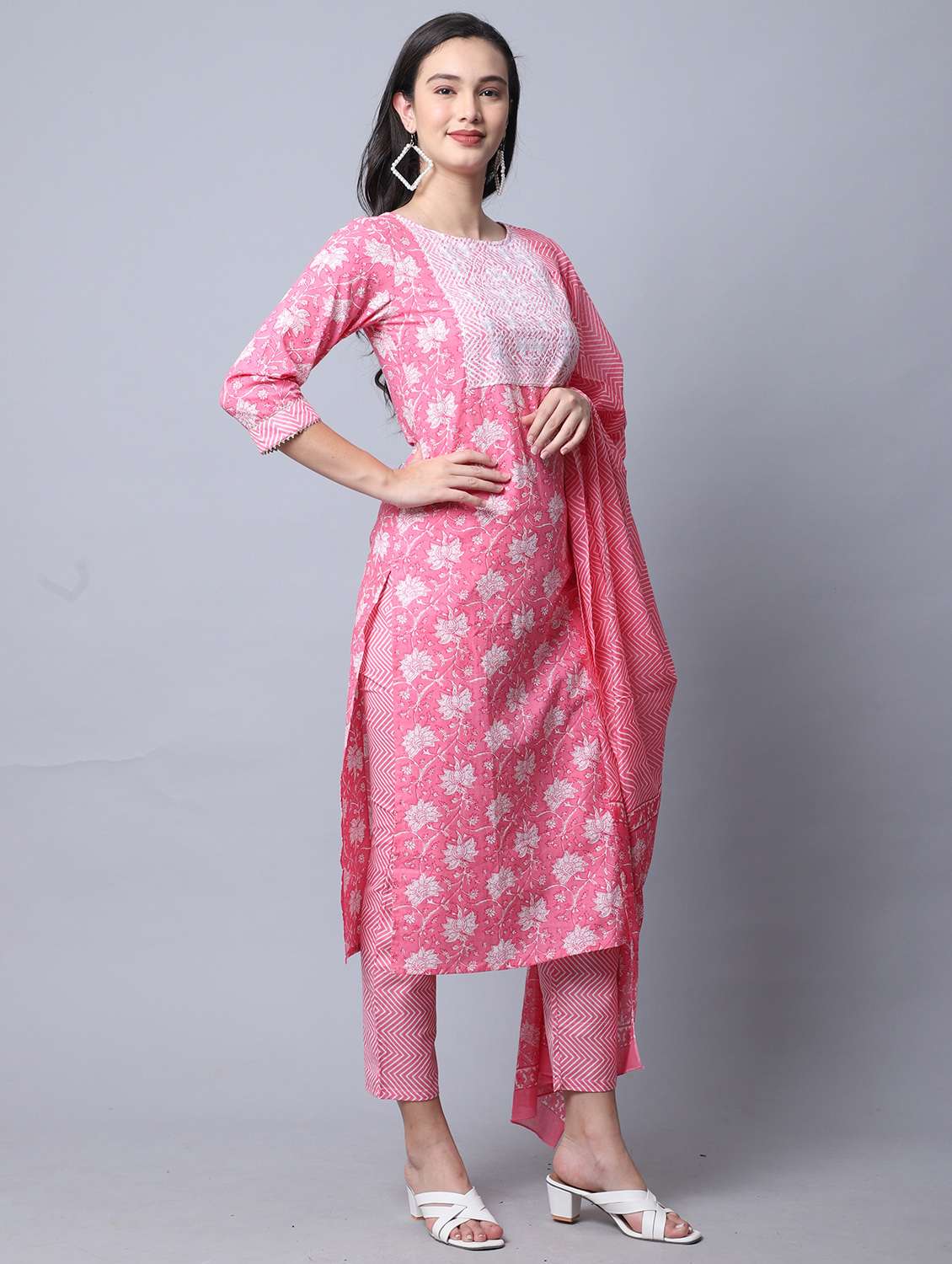 women floral kurta pant set with dupatta - 21558591 - Standard Image - 2