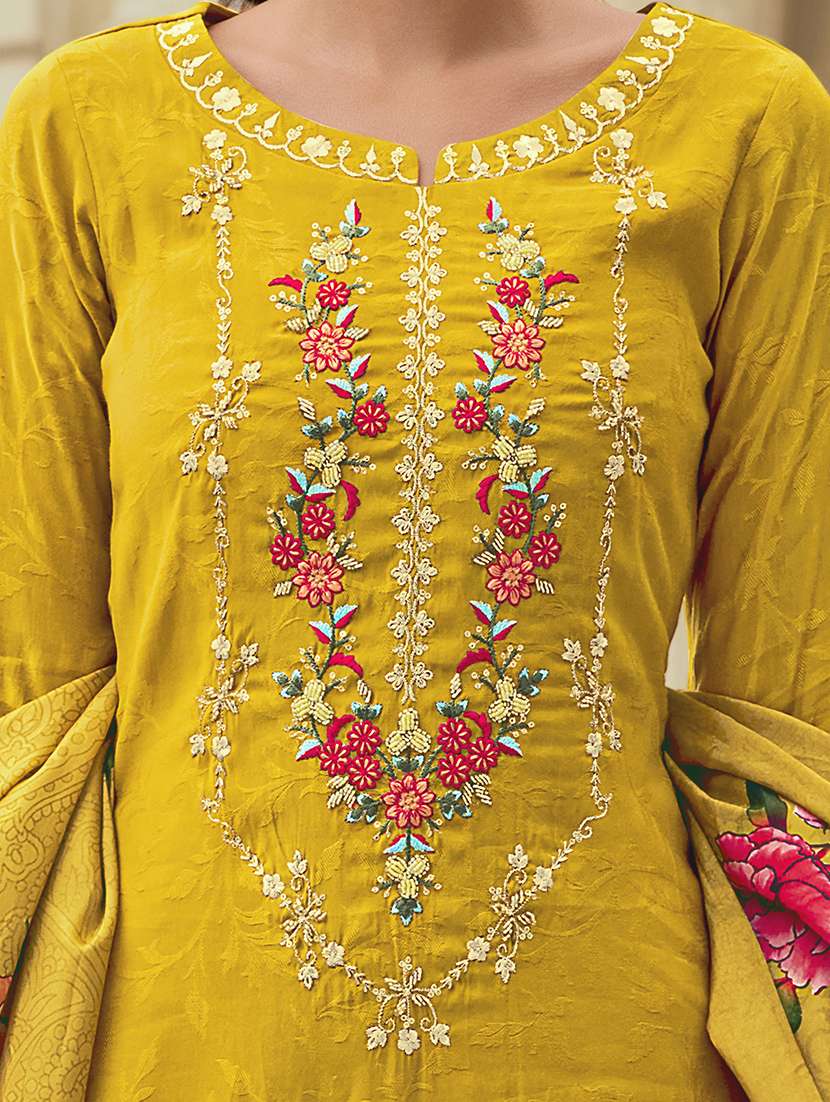 women embroidered kurta pant set with dupatta - 21558672 -  Standard Image - 7