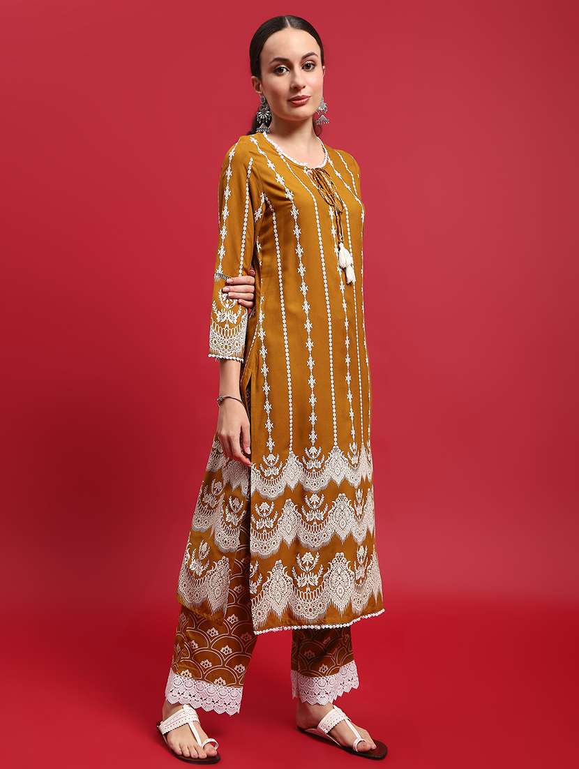 women printed three quarter sleeves kurta pant set - 21559477 - Standard Image - 2