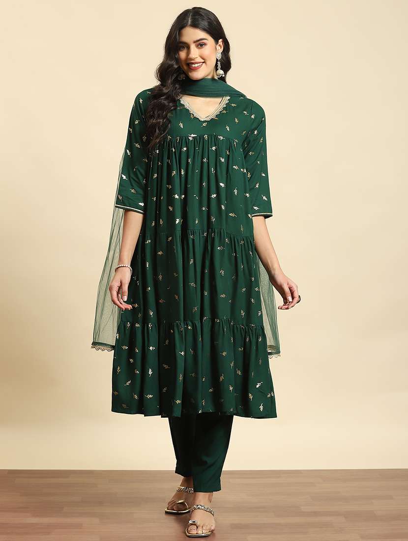 women foil print kurta pant set with dupatta - 21559553 - Standard Image - 2