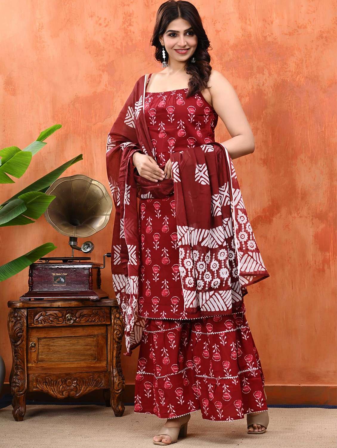women printed sleeveless kurta sharara with dupatta set - 21559745 - Standard Image - 2