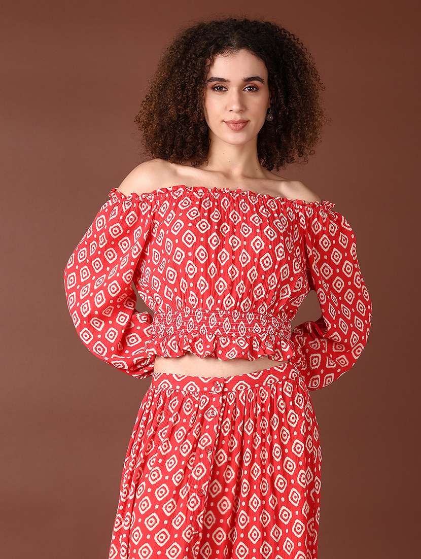 women red printed puff sleeve crop top