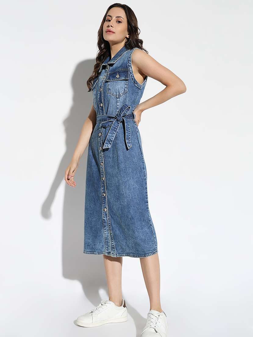 Women Solid Collared Shirt Dress With Belt