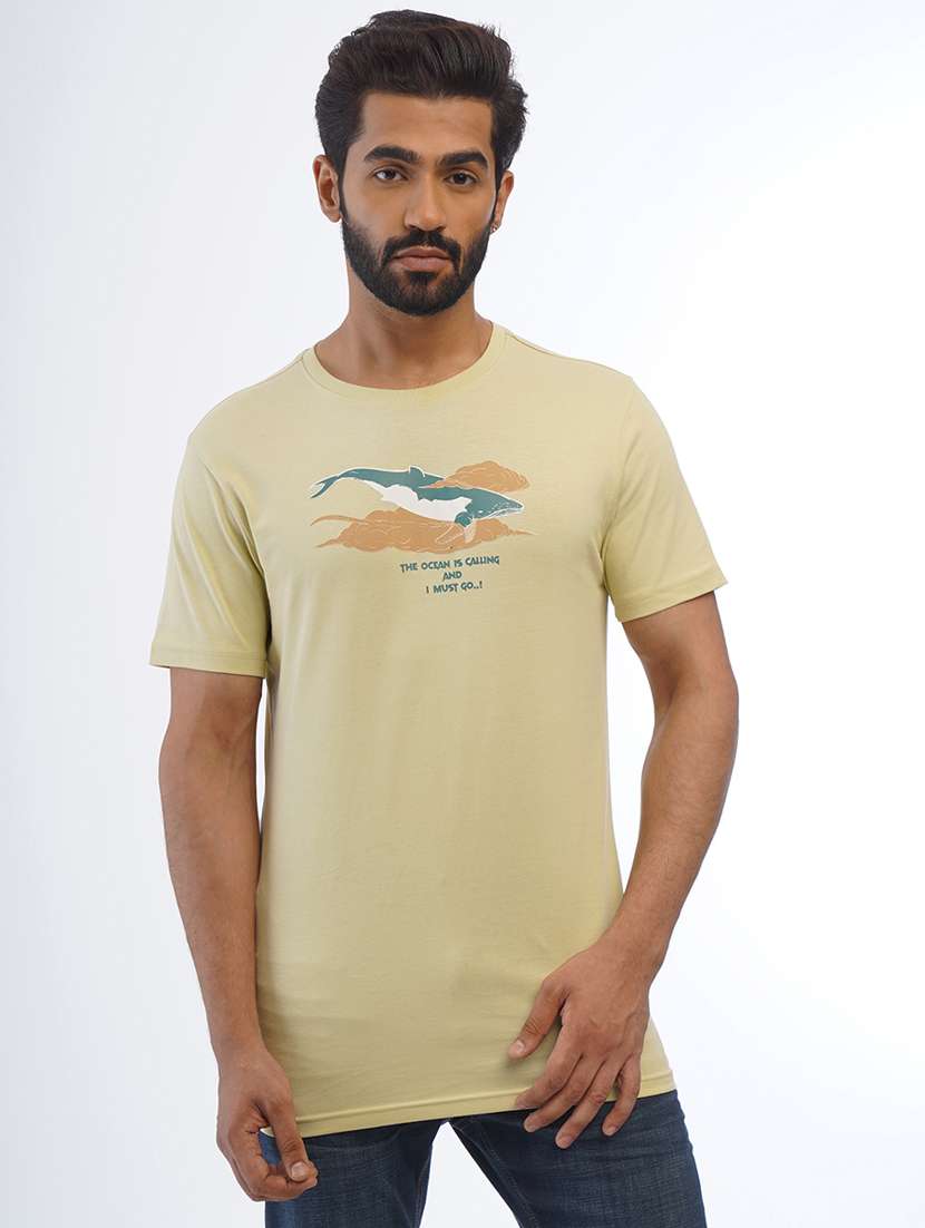 men round neck chest print t-shirt