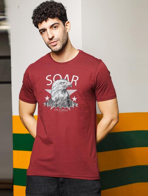 men round neck chest print t-shirt - 21563307 -  Standard Image - 0