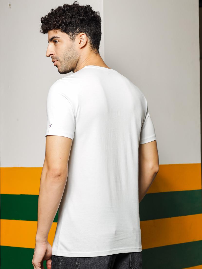 men round neck chest print t-shirt - 21563308 - Standard Image - 2