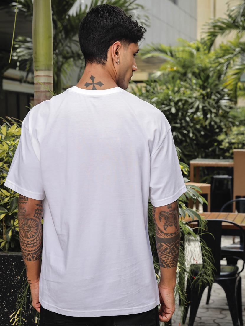 men round neck chest print oversized t-shirt - 21563313 - Standard Image - 2