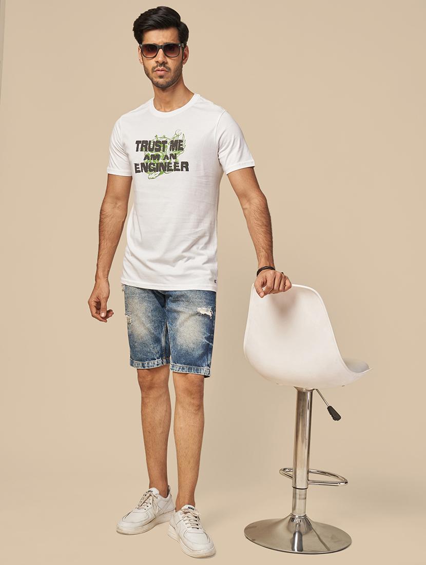 men round neck chest print t-shirt - 21563316 - Standard Image - 2