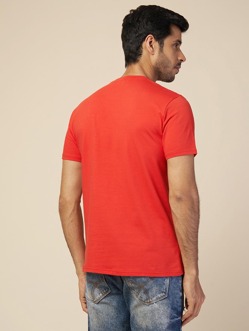 men round neck chest print t-shirt - 21563662 - Standard Image - 2