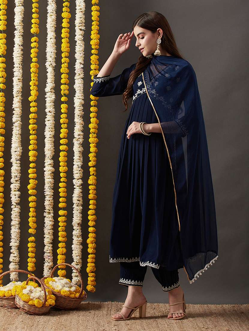 women embroidered three quarter sleeves suit set - 21563796 - Standard Image - 2