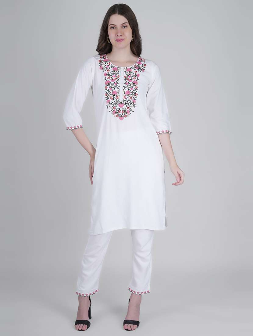 women embroidered kurta pant set