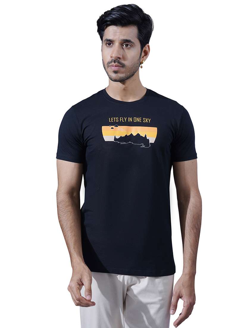men round neck chest print t-shirt