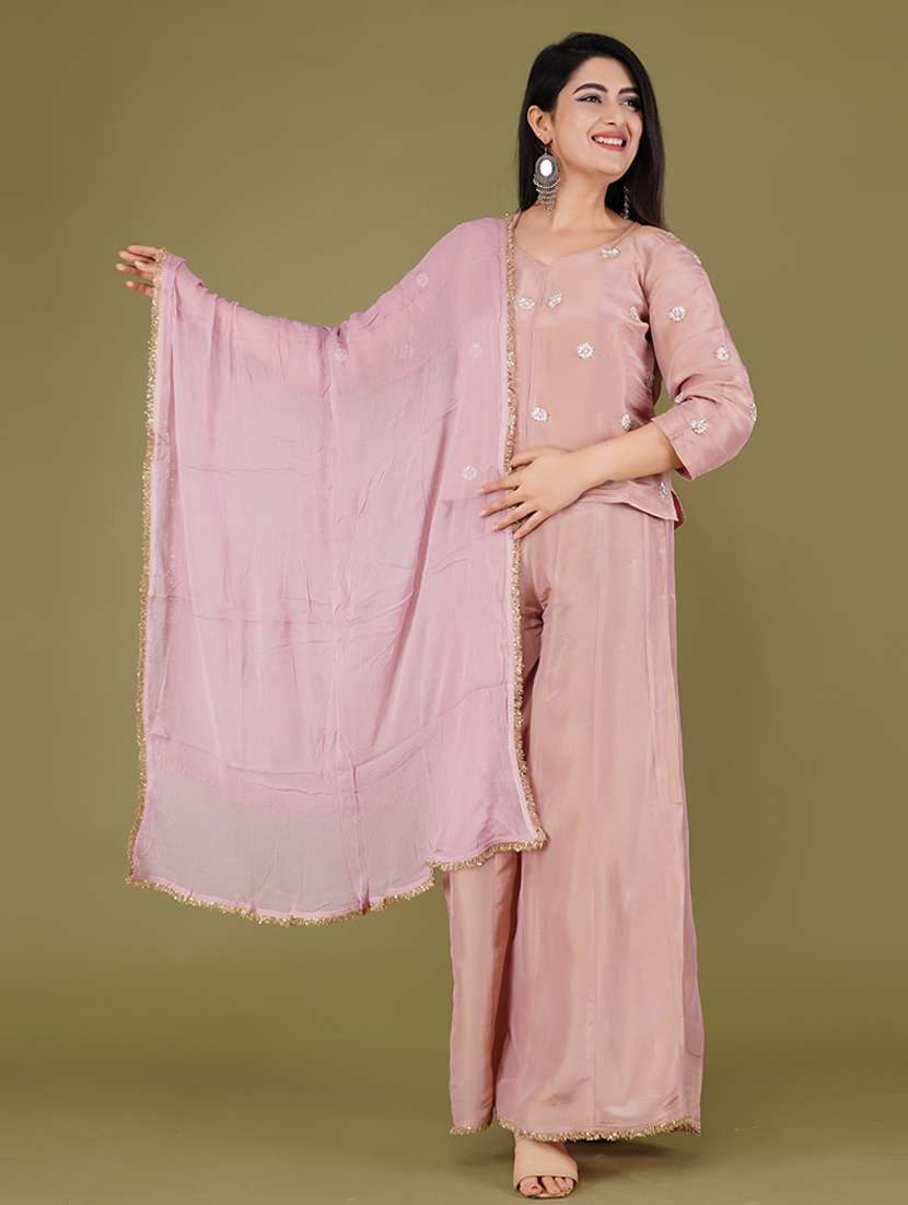 wome peach embroidered fusion set