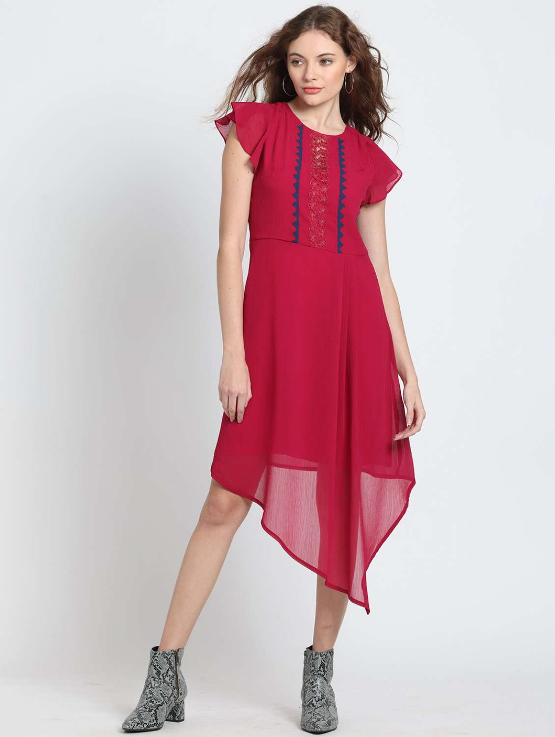 women solid lace detailed asymmetric dress