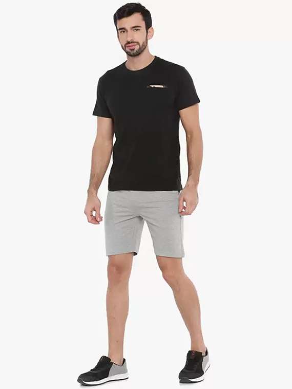 men solid mid rise regular fit shorts - 21576017 -  Standard Image - 2