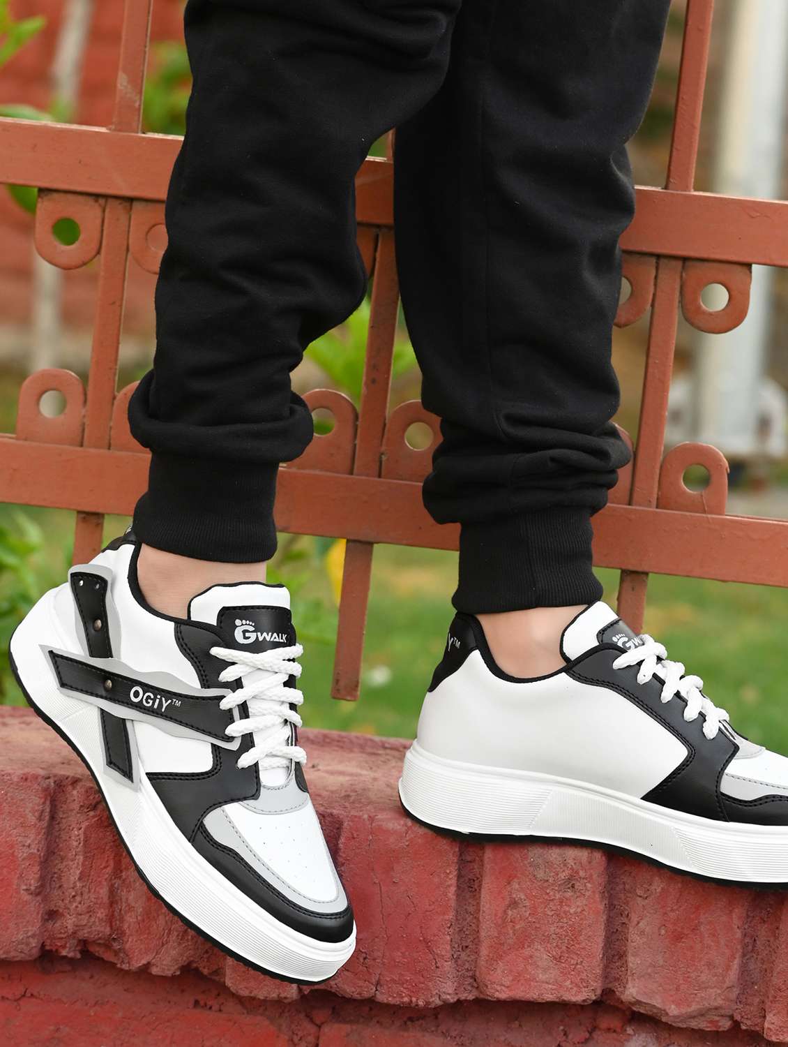 Men Black Lace Up Sneaker Shoes