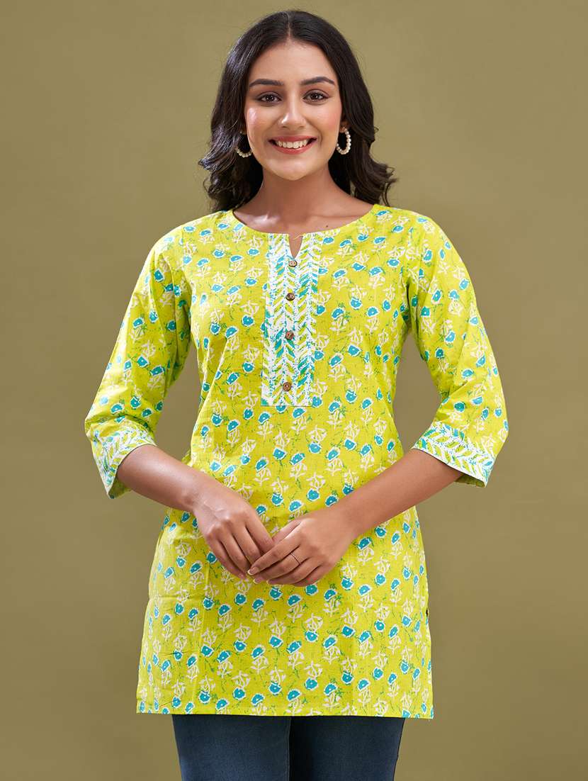 women printed three quarter sleeve short kurti