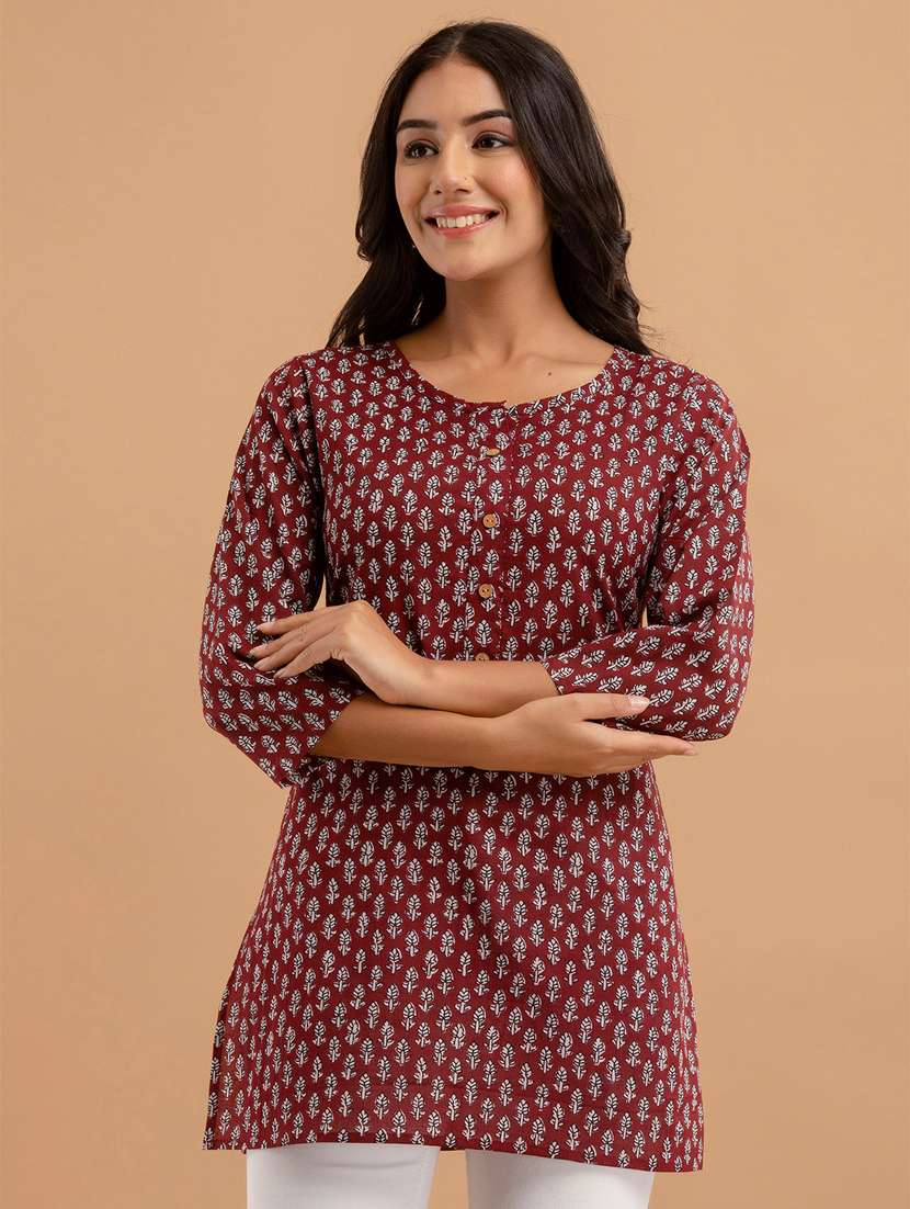 women printed three quarter sleeve short kurti