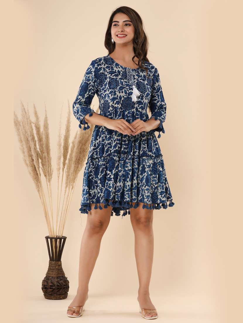 women printed tie up neck tiered dress - 21582219 -  Standard Image - 2