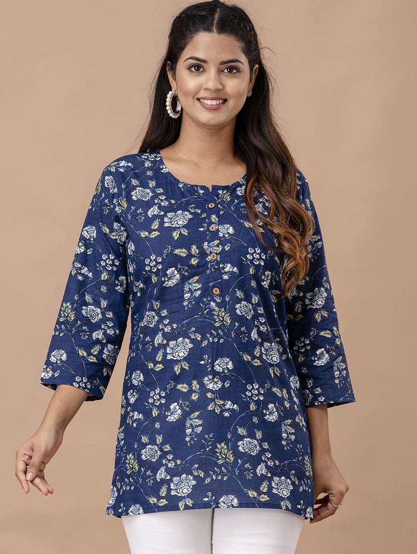 women printed three quarter sleeves straight kurti
