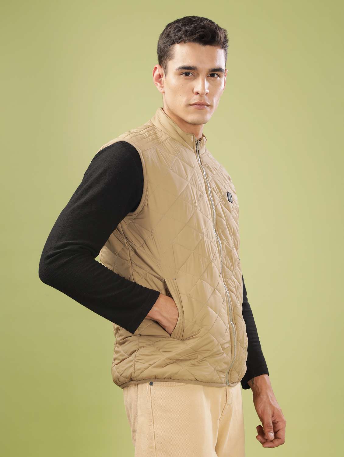 men solid sleeveles quilted jacket - 21586678 -  Standard Image - 2
