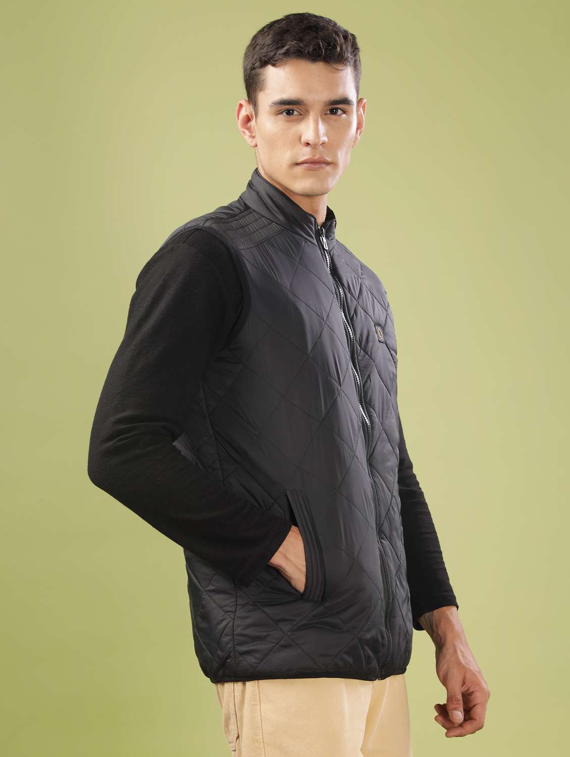 men solid sleeveles quilted jacket - 21586679 -  Standard Image - 2