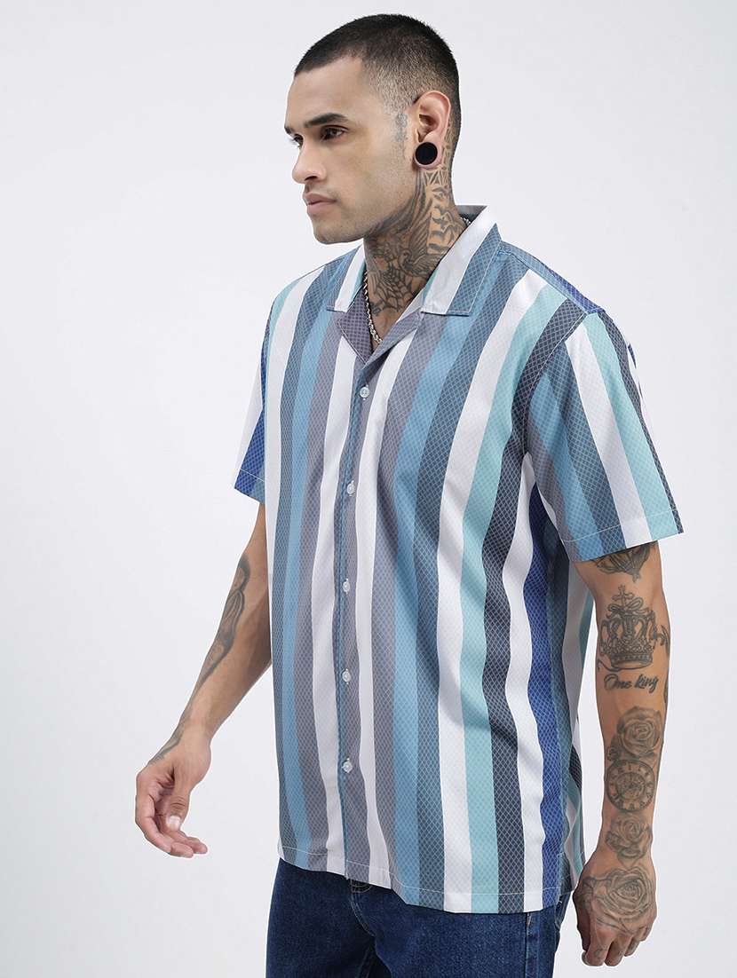 men short sleeves striped casual shirt - 21597491 -  Standard Image - 2