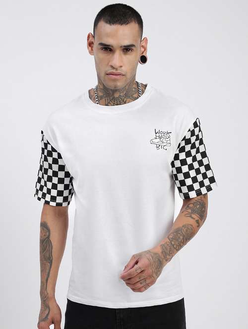 men placement print short sleeves t-shirt - 21597674 -  Standard Image - 0