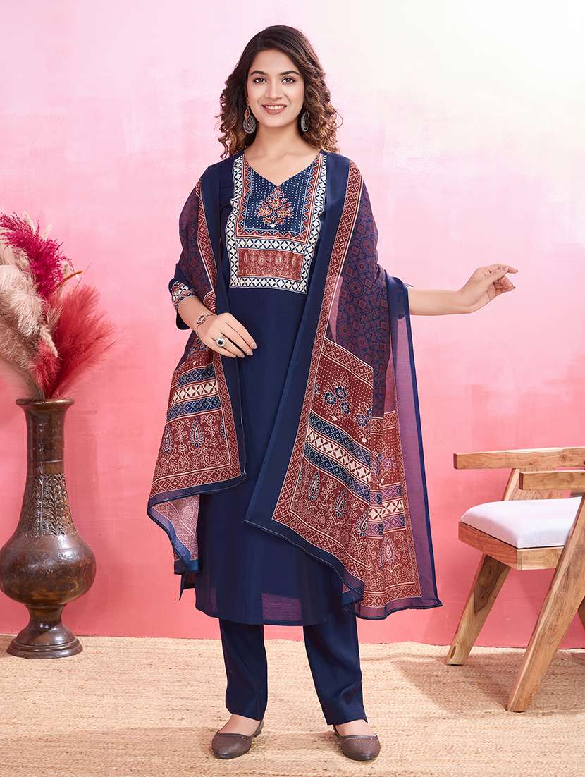 women three quarter sleeve kurta pant with dupatta set