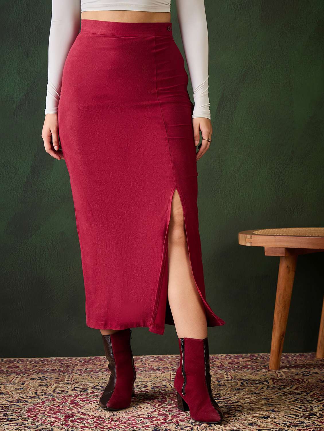 women maroon solid straight skirt