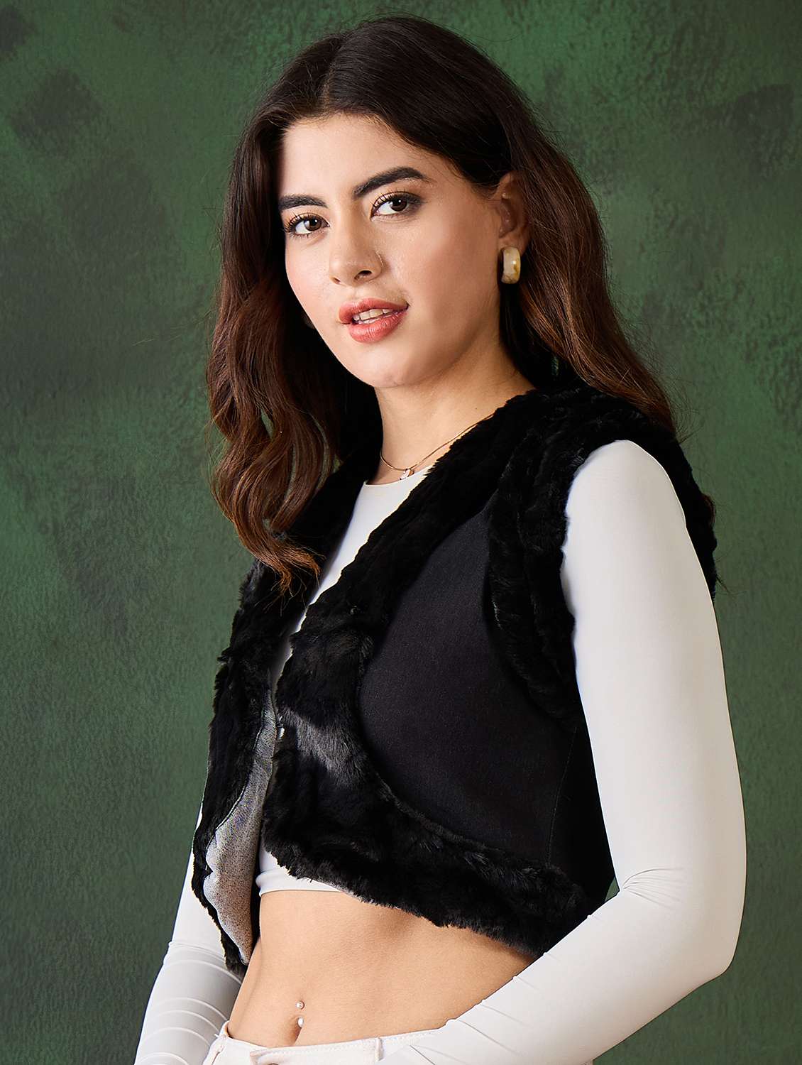 women solid detailed sleeveless shrug - 21599035 -  Standard Image - 2