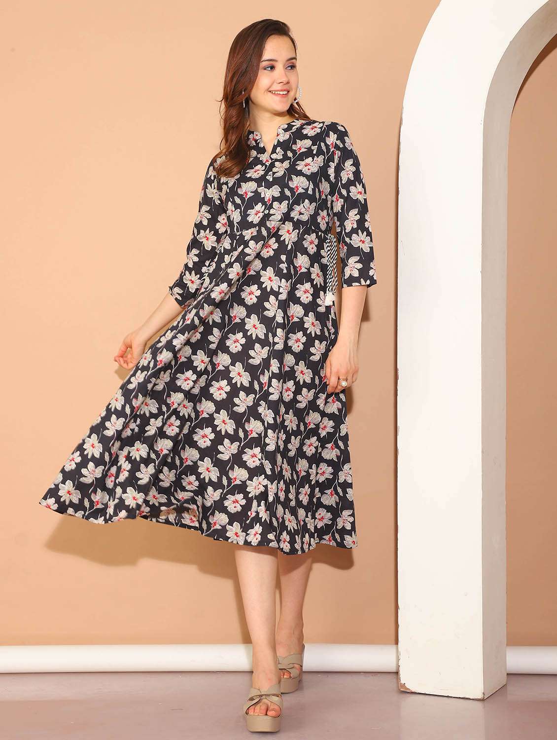women black floral printed a-line dress