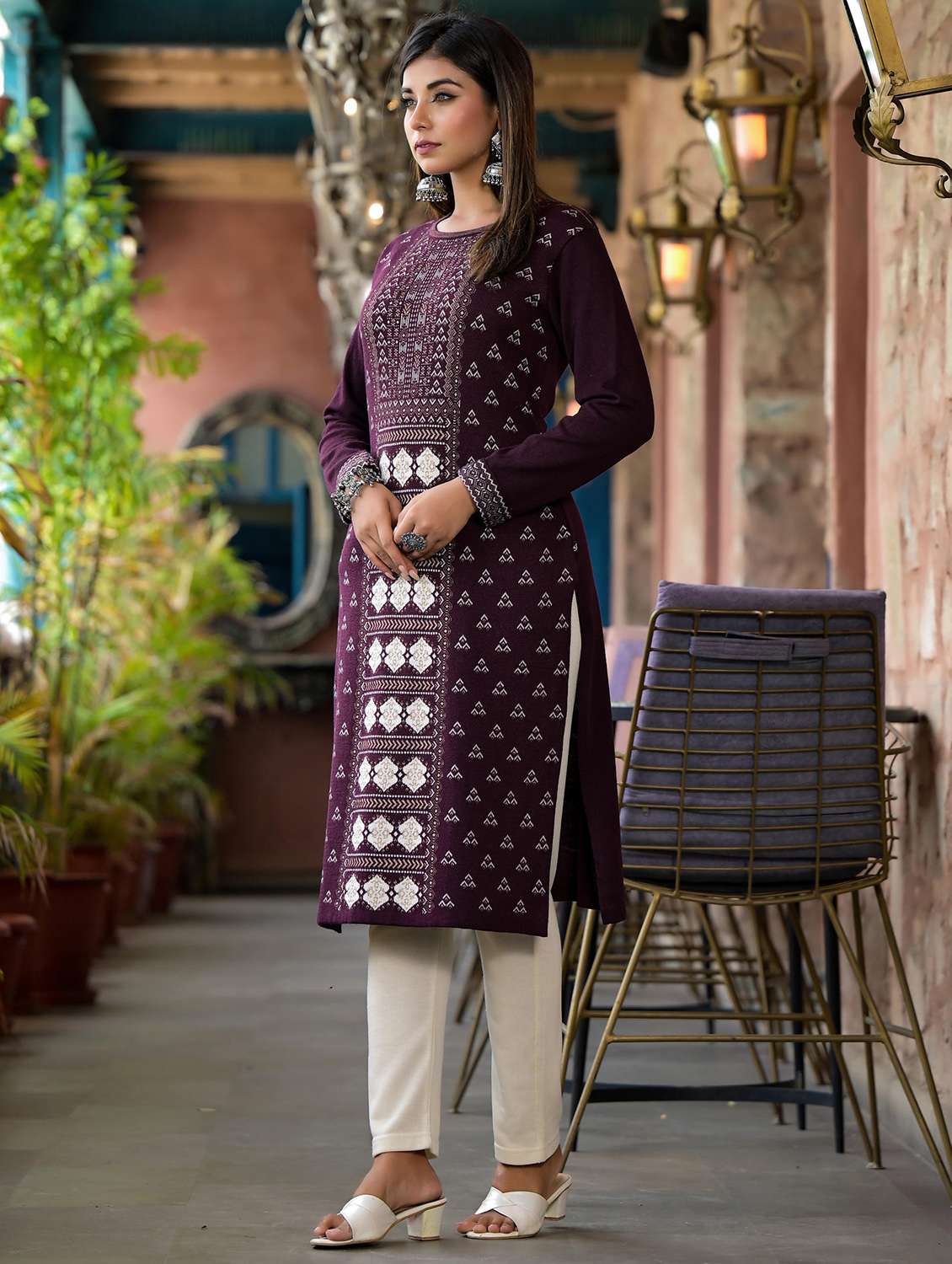 women self design long sleeves straight kurta - 21606798 - Standard Image - 2