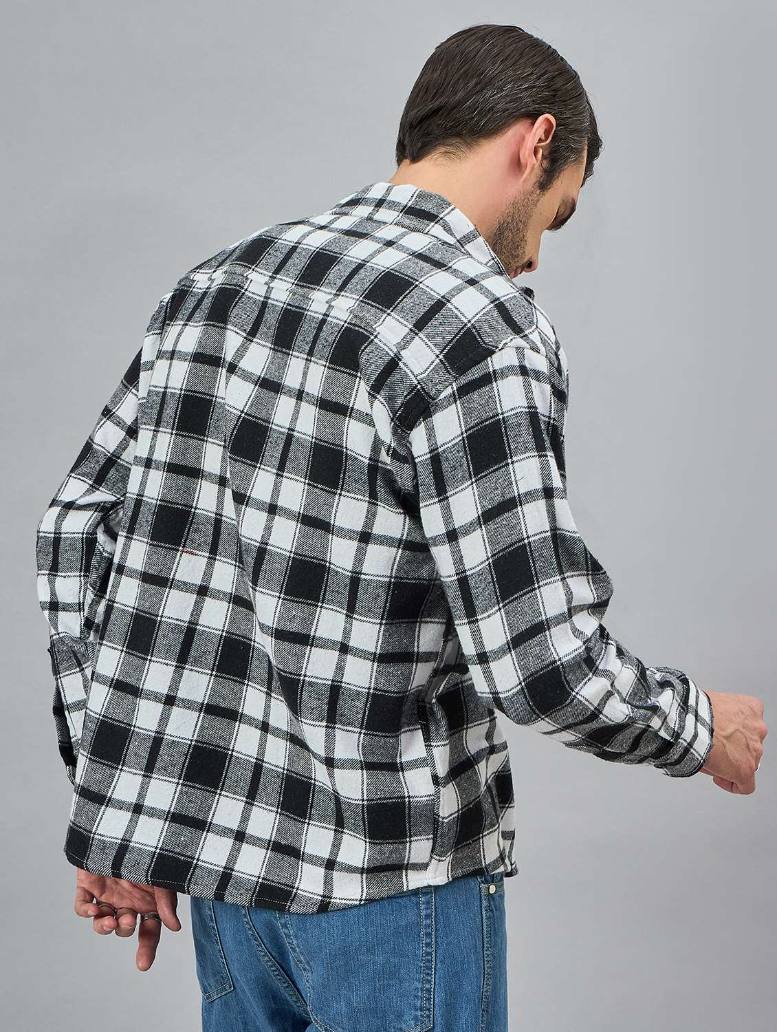 men checkered long sleeves ocersized casual shirt - 21606826 - Standard Image - 2