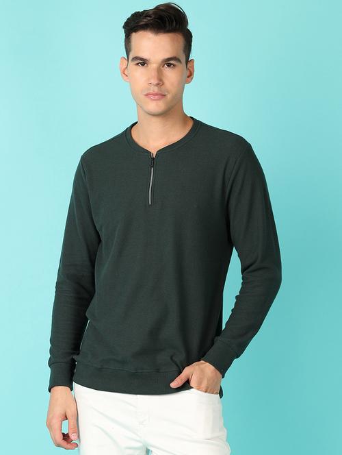 men long sleeves plain t-shirt - 21608347 -  Standard Image - 0