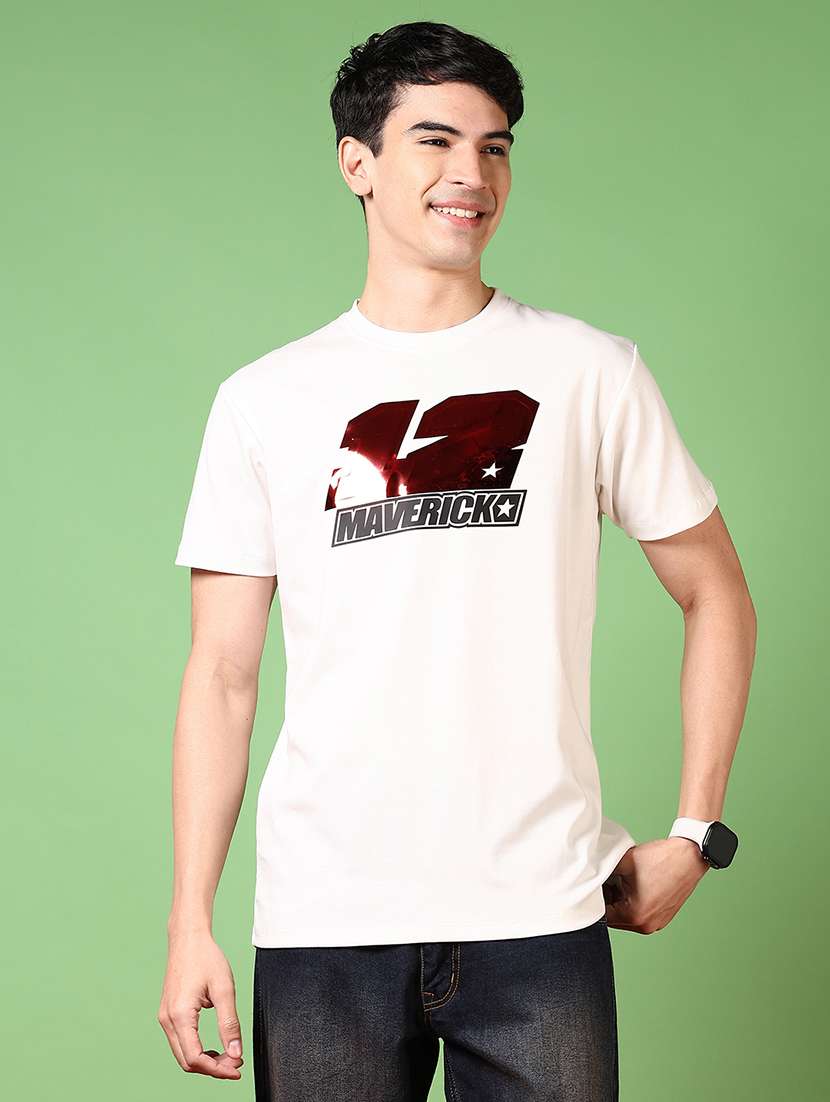 men chest print round neck regular fi t-shirt